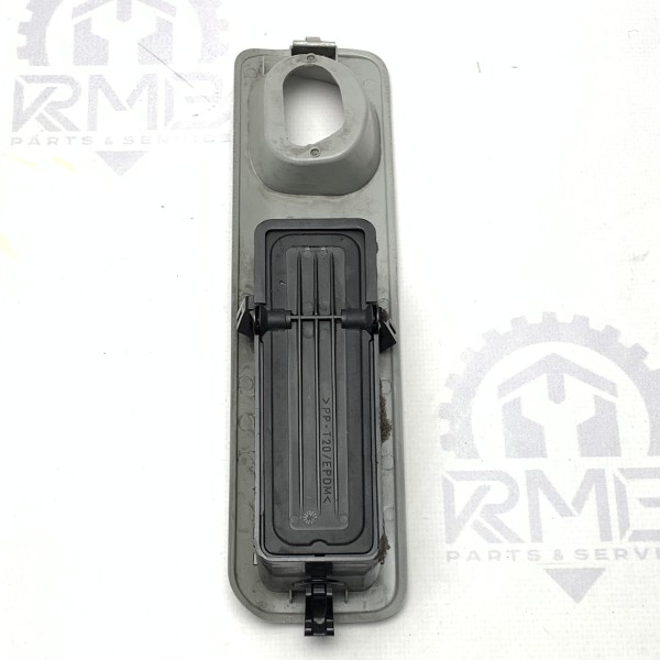 A6398300754 Дефлектор вентиляции салона правый на Mercedes Vito / Viano W 639 A6398300754 Дефлектор вентиляции салона правый на Mercedes Vito / Viano W 639