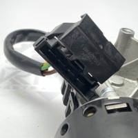 0390241435 Моторчик переднего стеклоочистителя Bosch 12V на Mercedes W220