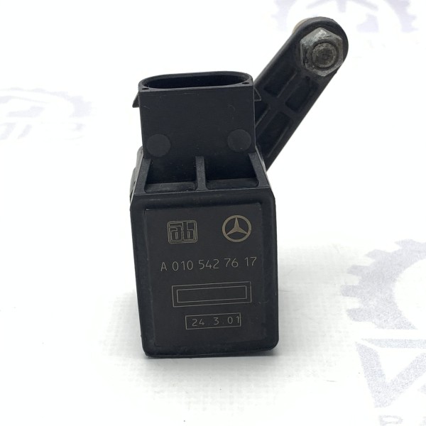 A0105427617 Датчик уровня и положения кузова на Mercedes S-Class W220 / E-Class W211