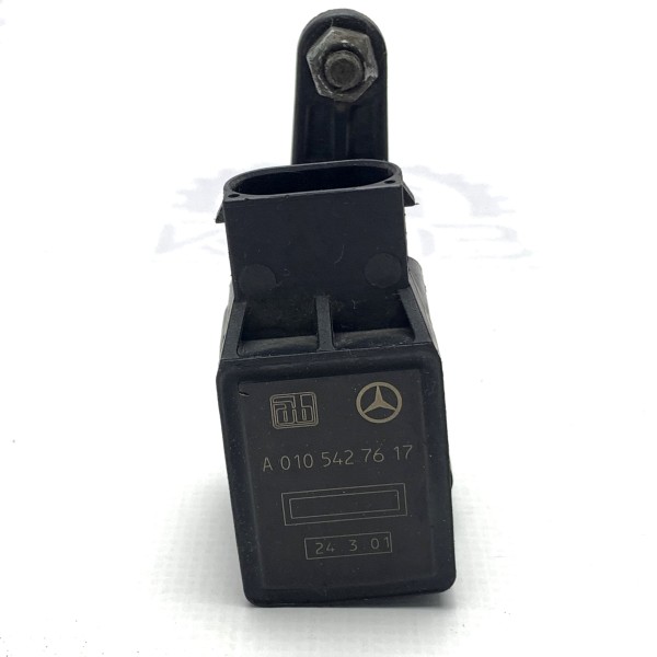 A0105427617 Датчик положения кузова на Mercedes S-Class W220 / E-Class W211