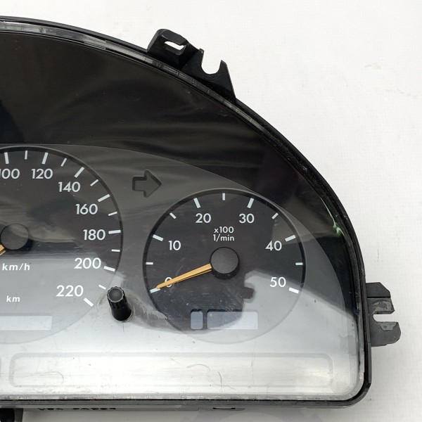A1635403011 Приборная панель со спидометром на Mercedes M-Class W163 A1635403011 Приборная панель со спидометром на Mercedes M-Class W163