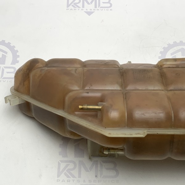 A1635000349 Расширительный бачок системы охлаждения на Mercedes M-Class W163 A1635000349 Расширительный бачок системы охлаждения на Mercedes M-Class W163