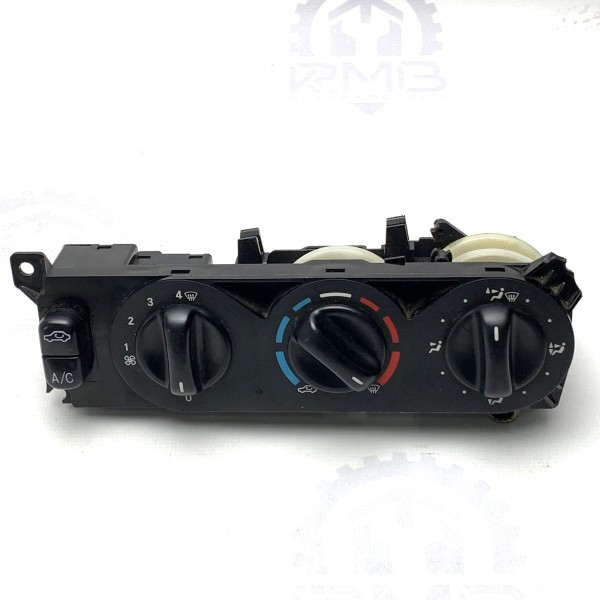 A1638300185 Блок управления климат-контролем С ДЕФЕКТОМ на Mercedes M-Class W163