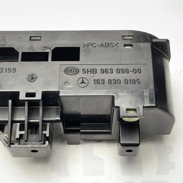 A1638300185 Блок управления климат-контролем С ДЕФЕКТОМ на Mercedes M-Class W163 A1638300185 Блок управления климат-контролем С ДЕФЕКТОМ на Mercedes M-Class W163