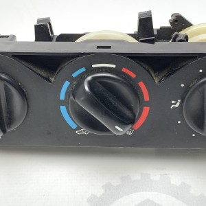 A1638300185 Блок управления климат-контролем С ДЕФЕКТОМ на Mercedes M-Class W163