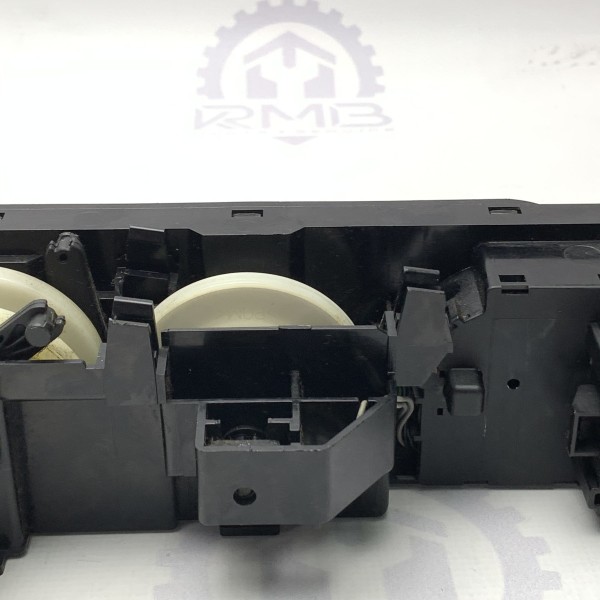 A1638300185 Блок управления климат-контролем С ДЕФЕКТОМ на Mercedes M-Class W163 A1638300185 Блок управления климат-контролем С ДЕФЕКТОМ на Mercedes M-Class W163