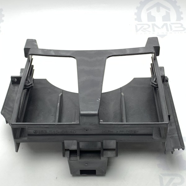 A1635450440 Кронштейн крепления блоков управления на Mercedes M-Class W163 A1635450440 Кронштейн крепления блоков управления на Mercedes M-Class W163
