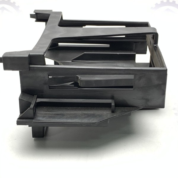 A1635450440 Кронштейн крепления блоков управления на Mercedes M-Class W163 A1635450440 Кронштейн крепления блоков управления на Mercedes M-Class W163