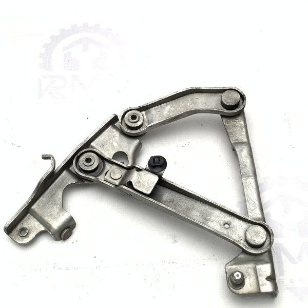 A2118800228 Правая петля капота на Mercedes E-Class W211 A2118800228 Правая петля капота на Mercedes E-Class W211