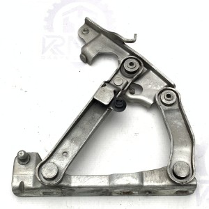 A2118800228 Правая петля капота на Mercedes E-Class W211