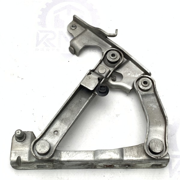 A2118800228 Правая петля капота на Mercedes E-Class W211 A2118800228 Правая петля капота на Mercedes E-Class W211