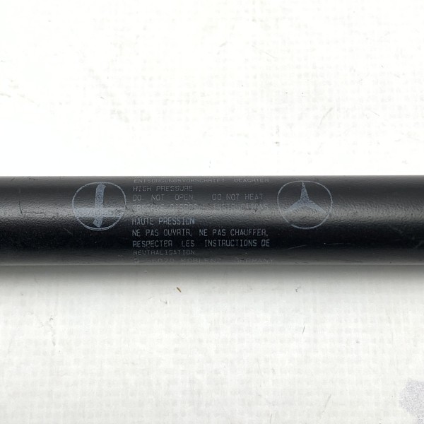 A2208800320 Амортизатор капота на Mercedes S-Class W220 A2208800320 Амортизатор капота на Mercedes S-Class W220