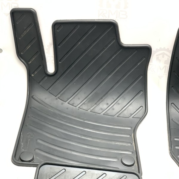 B66680260 Комплект резиновых ковриков для салона на Mercedes ML W164 / GL X164 B66680260 Комплект резиновых ковриков для салона на Mercedes ML W164 / GL X164
