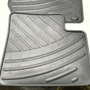 B66680260 Комплект резиновых ковриков для салона на Mercedes ML W164 / GL X164