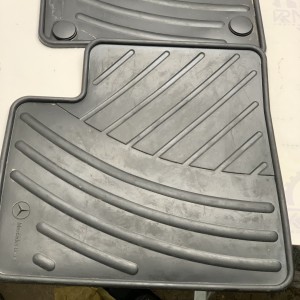 B66680260 Комплект резиновых ковриков для салона на Mercedes ML W164 / GL X164