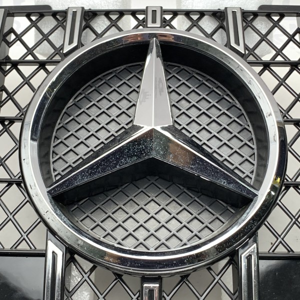 Решетка радиатора Panamericana GT на Mercedes ML-class W164 Решетка радиатора Panamericana GT на Mercedes ML-class W164