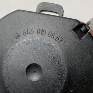 A6460100667 Крышка сапуна системы вентиляции картерных газов на Mercedes C W203 / CLC CL203 / E W211  2.2 CDI OM646