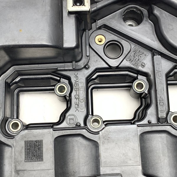 A2710101030 Крышка клапанов на Mercedes 1.8 Kompressor M271 C W203 / C W204 / CLK W209 / E W211 SLK R171