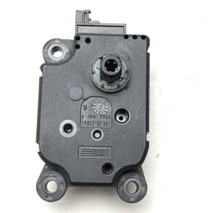 A2038201642 Привод заслонки печки на Mercedes C W203 / CLK W209 / E W211 / CLS W219 / ML W163