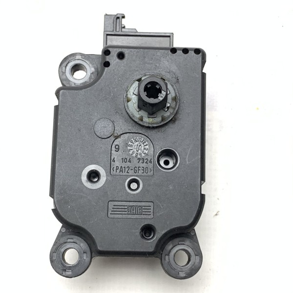 A2038201642 Привод заслонки печки на Mercedes C W203 / CLK W209 / E W211 / CLS W219 / ML W163 A2038201642 Привод заслонки печки на Mercedes C W203 / CLK W209 / E W211 / CLS W219 / ML W163
