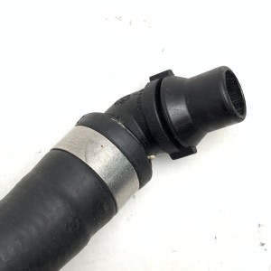 A2118327094 Патрубок системи охолодження на Mercedes E-Class W211  2.2 CDI OM646 
