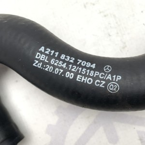 A2118327094 Патрубок системи охолодження на Mercedes E-Class W211  2.2 CDI OM646 