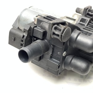 0392020066 Кран отопителя с циркуляционным насосом на Mercedes W 220 S-Class 3.2CDI