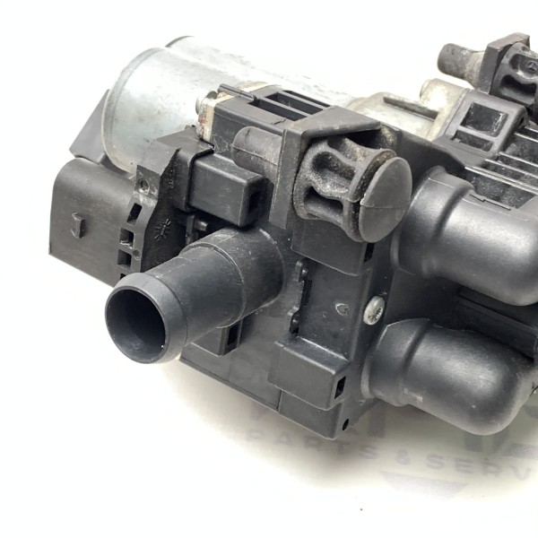 0392020066 Кран отопителя с циркуляционным насосом на Mercedes W 220 S-Class 3.2CDI
