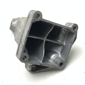 A2712230904 Кронштейн опоры двигателя, левый на Mercedes 1.8 Kompressor M271 C W203 / C W204 / CLK W209 / E W211
