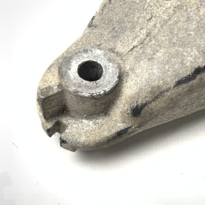 A2712230904 Кронштейн опоры двигателя, левый на Mercedes 1.8 Kompressor M271 C W203 / C W204 / CLK W209 / E W211
