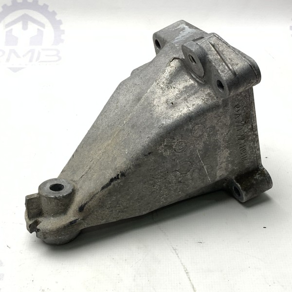 A2712230904 Кронштейн опоры двигателя, левый на Mercedes 1.8 Kompressor M271 C W203 / C W204 / CLK W209 / E W211