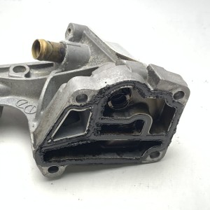A2711800610 Корпус масляного фильтра на Mercedes 1.8 Kompressor M271 C W203 / C W204 / CLK W209 / E W211 / SLK R171 / CLC CL203
