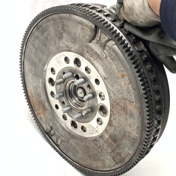Демпфер маховика Sachs 2.2 CDI OM651 на Mercedes Sprinter W 906 Демпфер маховика Sachs 2.2 CDI OM651 на Mercedes Sprinter W 906