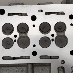 A6110105020 Головка блока цилиндров (ГБЦ) на Mercedes Sprinter  W903 / W 906, C W203 / E W211  2.2 CDI OM611 ОМ646 