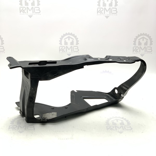 A2206200172 Кронштейн передней левой фары на Mercedes W 220 S-Class A2206200572 A2206200172 Кронштейн передней левой фары на Mercedes W 220 S-Class A2206200572