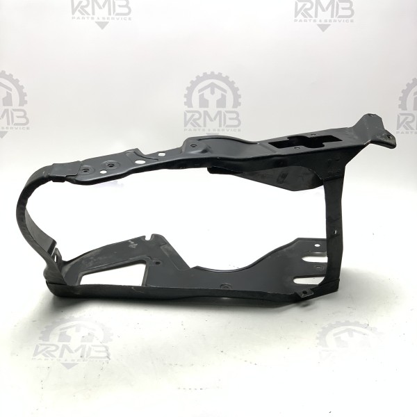 A2206200272 Кронштейн передней правой фары на Mercedes W 220 S-Class A2206200672 A2206200272 Кронштейн передней правой фары на Mercedes W 220 S-Class A2206200672