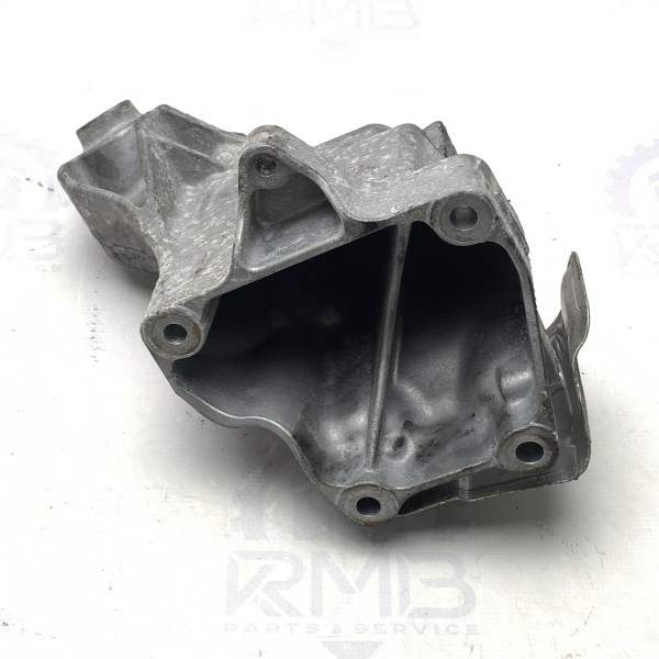 6512235004 Кронштейн опоры двигателя правый на Mercedes 2.1 CDI OM651 ML W166 / GLE W166 / GL X166 / GLS X166 6512235004 Кронштейн опоры двигателя правый на Mercedes 2.1 CDI OM651 ML W166 / GLE W166 / GL X166 / GLS X166