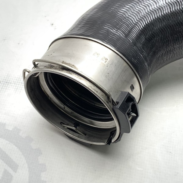 A1665280100 Патрубок интеркулера на Mercedes 2.1 CDI OM651 ML W166 / GLE W166 A1665280100 Патрубок интеркулера на Mercedes 2.1 CDI OM651 ML W166 / GLE W166