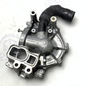 013 046 804 KT Корпус вакуумного насоса на Mercedes 2.1 CDI OM651 W204 / S204 / C204 / W205 / S205 / W212 / S212 / C207 / A207 / W213 / X204 / X253