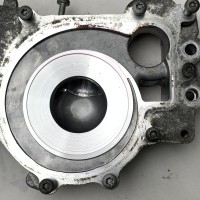 013 046 804 KT Корпус вакуумної помпи на Мерседес 2.1 CDI OM651 W204 / S204 / C204 / W205 / S205 / W212 / S212 / C207 / A207 / W213 / X204 / X253