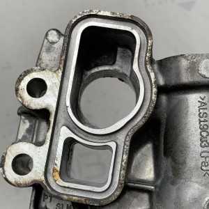 013 046 804 KT Корпус вакуумного насоса на Mercedes 2.1 CDI OM651 W204 / S204 / C204 / W205 / S205 / W212 / S212 / C207 / A207 / W213 / X204 / X253