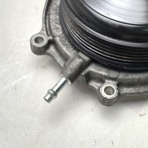A6512000200 Engine coolant water pump for Mercedes 2.1 CDI OM651 W204 / S204 / C204 / W205 / S205 / W212 / S212 / C207 / A207 / W213 / X204 / X253 / W166