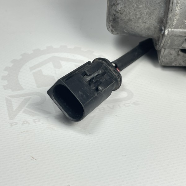 A0004351301 Вакуумный насос усилителя тормозов Bosch UP28 на Mercedes 2.0 бензин M111 / W203 / W208 / W 211 A0004351301 Вакуумный насос усилителя тормозов Bosch UP28 на Mercedes 2.0 бензин M111 / W203 / W208 / W 211