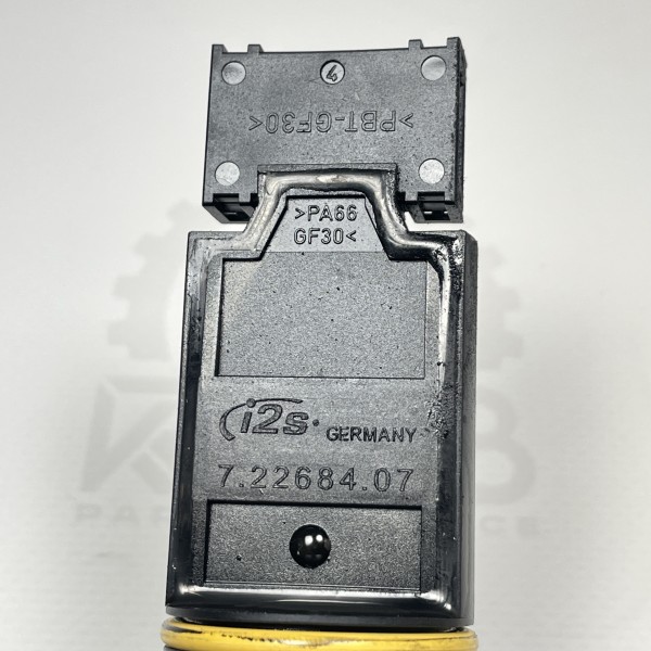 7.22684.07 Датчик массового расхода воздуха (массометр) Pierburg на Mercedes 2.2 2.7 CDI OM611 OM612 W203 / W210 / W211 / W220 7.22684.07 Датчик массового расхода воздуха (массометр) Pierburg на Mercedes 2.2 2.7 CDI OM611 OM612 W203 / W210 / W211 / W220