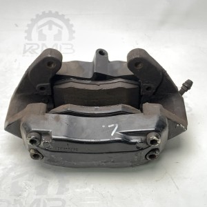 A0024202383 Передний левый тормозной суппорт Brembo на Mercedes S320 3.2 CDI S-Class W220