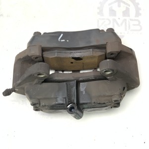 A0024202383 Передний левый тормозной суппорт Brembo на Mercedes S320 3.2 CDI S-Class W220
