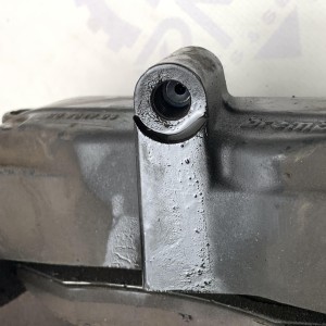 A0024202383 Передний левый тормозной суппорт Brembo на Mercedes S320 3.2 CDI S-Class W220