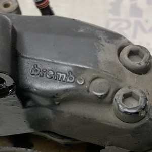 A0024202383 Передний левый тормозной суппорт Brembo на Mercedes S320 3.2 CDI S-Class W220