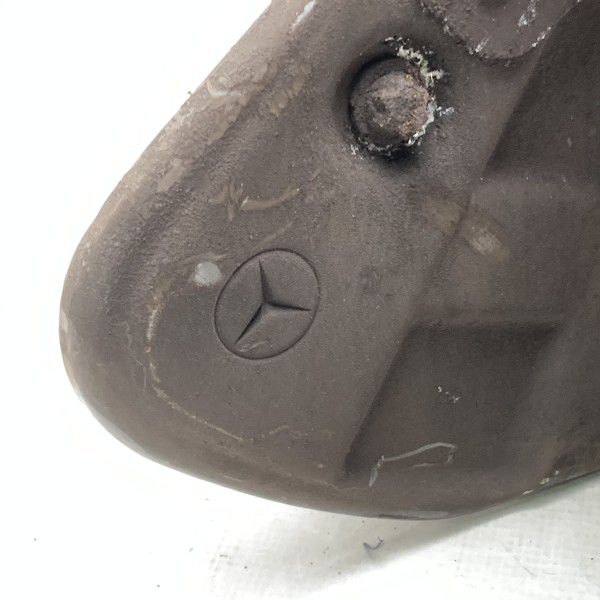 A2203303820 Цапфа поворотного кулака, передняя правая на Mercedes W 220 S-Class C-Class W215 A2203303820 Цапфа поворотного кулака, передняя правая на Mercedes W 220 S-Class C-Class W215