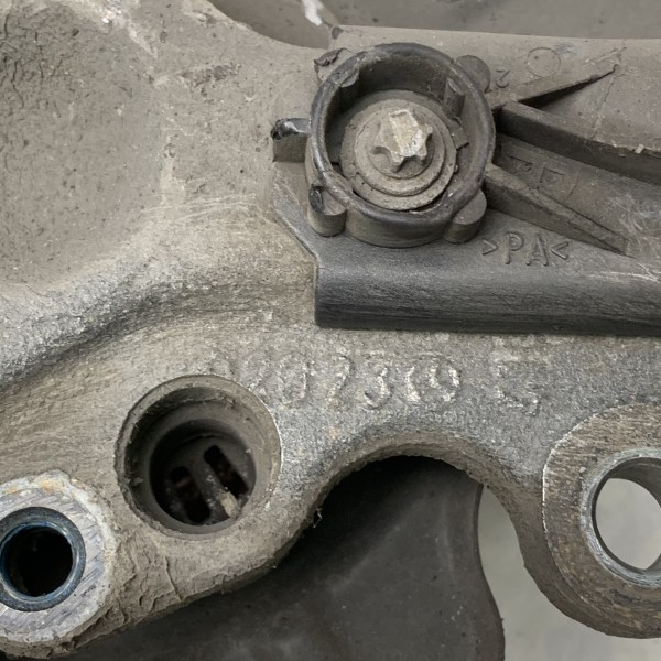 A2203303820 Цапфа поворотного кулака, передняя правая на Mercedes W 220 S-Class C-Class W215 A2203303820 Цапфа поворотного кулака, передняя правая на Mercedes W 220 S-Class C-Class W215